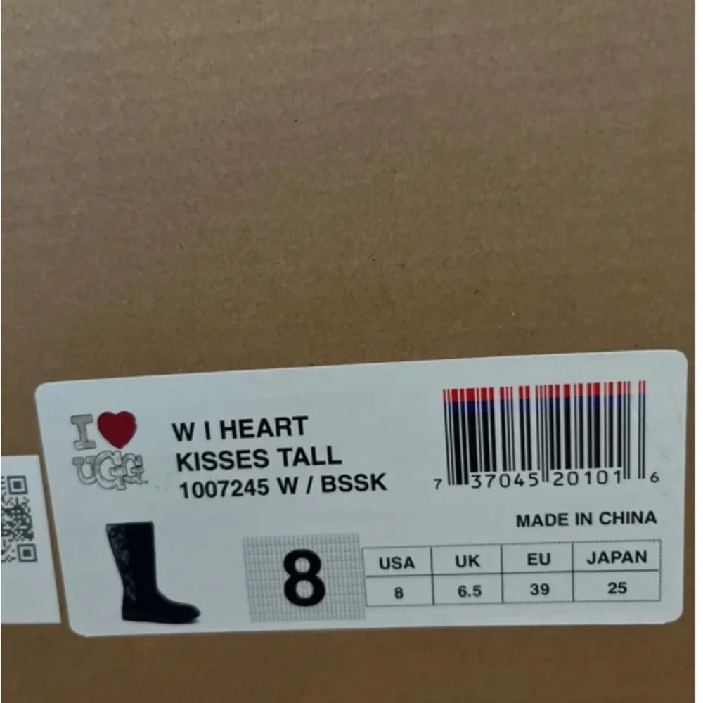 UGG black & sequin skulls I ❤️ Kisses tall boots sz 8 - Picture 9 of 9